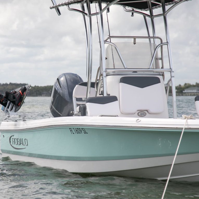 B2 Wake Robalo | Wakeboard Racks for Fishing Boats.